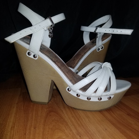 guess wedges white